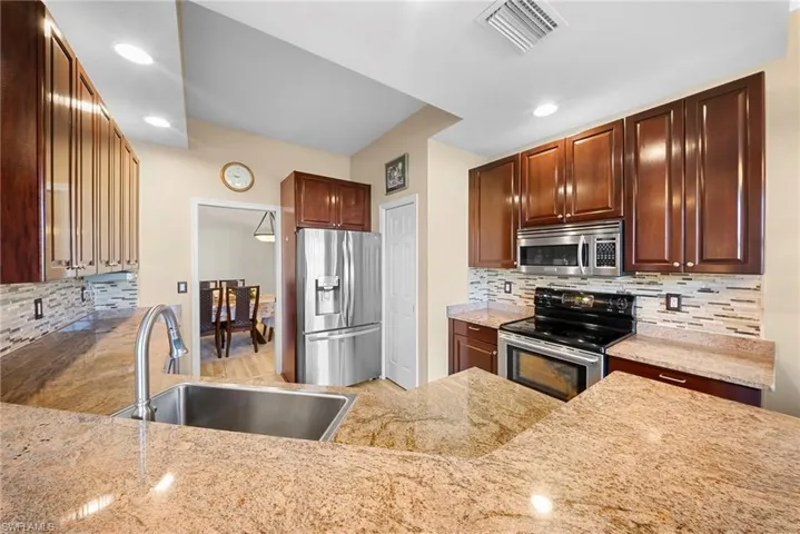 13861 Avon Park Cir 103, Fort Myers, Florida 33912