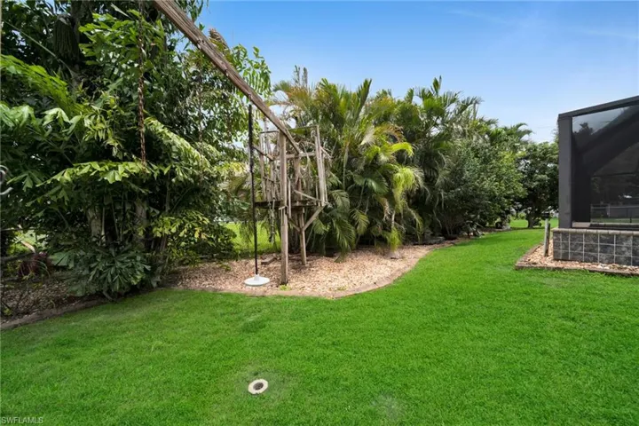 813 Sw 11th Pl, Cape Coral, Florida 33991
