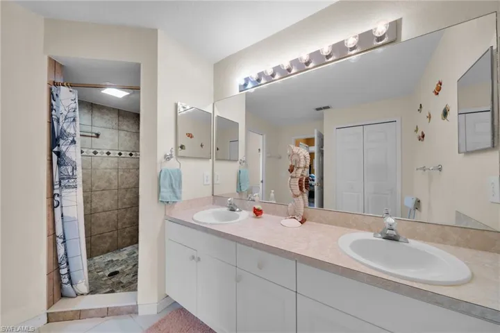 813 Sw 11th Pl, Cape Coral, Florida 33991