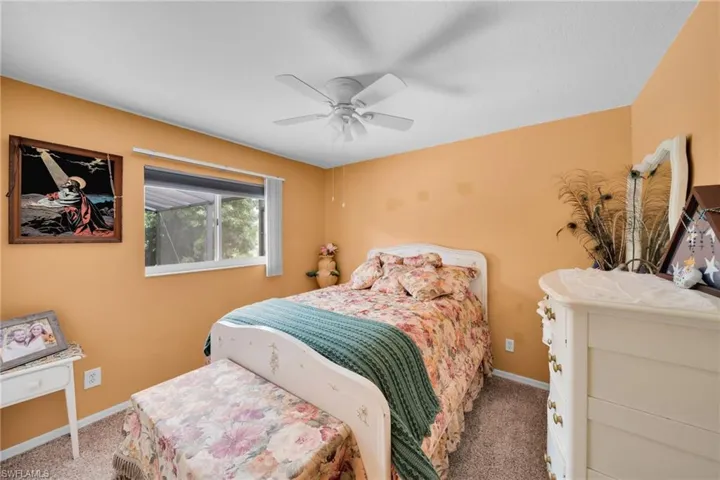 813 Sw 11th Pl, Cape Coral, Florida 33991
