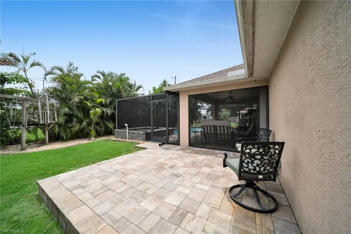 813 Sw 11th Pl, Cape Coral, Florida 33991