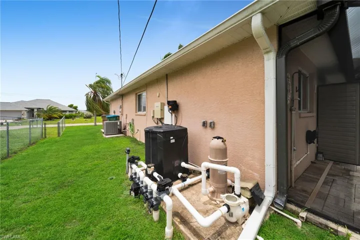 813 Sw 11th Pl, Cape Coral, Florida 33991