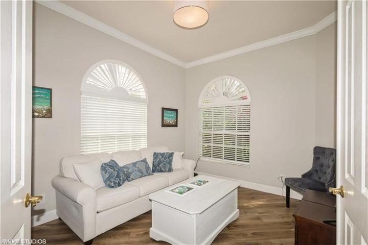 Den Flex room