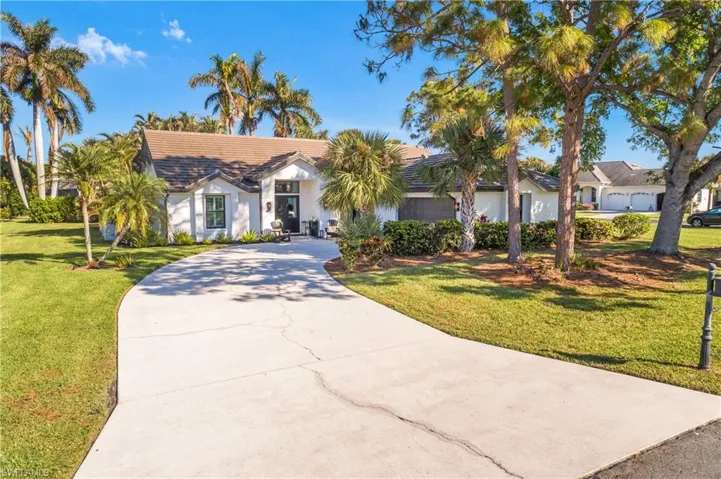 28875  Winthrop  CIR, Bonita Springs, FL 34134