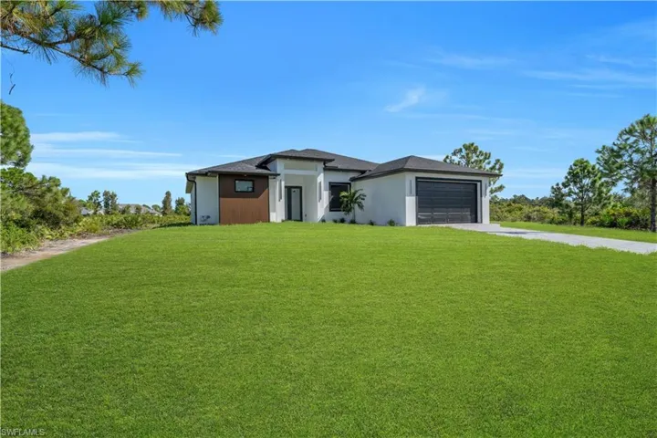 2810 42nd St W, Lehigh Acres, Florida 33971