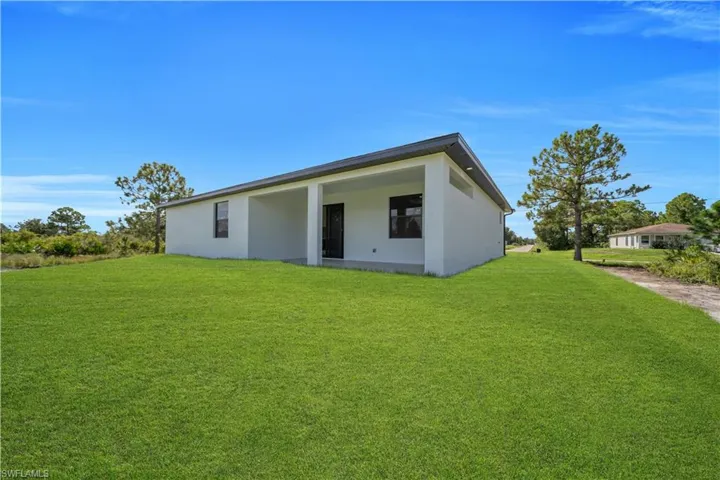 2810 42nd St W, Lehigh Acres, Florida 33971