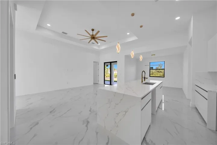 2810 42nd St W, Lehigh Acres, Florida 33971