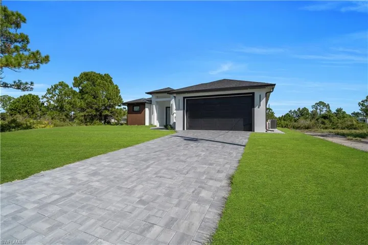 2810 42nd St W, Lehigh Acres, Florida 33971