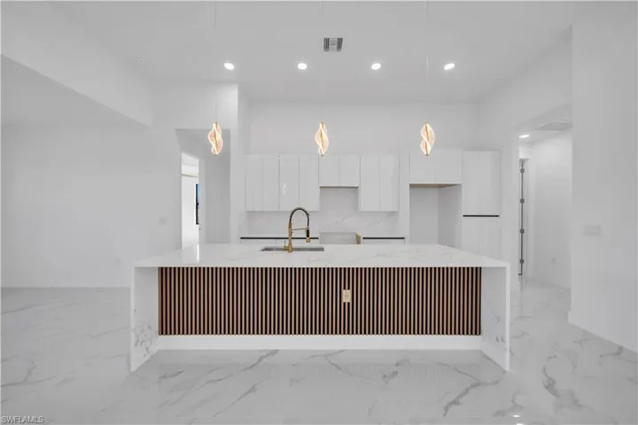2810 42nd St W, Lehigh Acres, Florida 33971