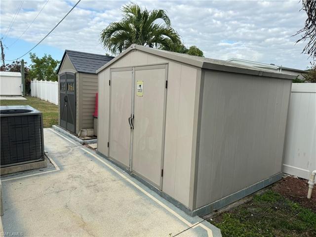 300 Cape Sable DR, NAPLES FL 34104