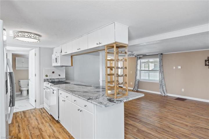 300 Cape Sable DR, NAPLES FL 34104