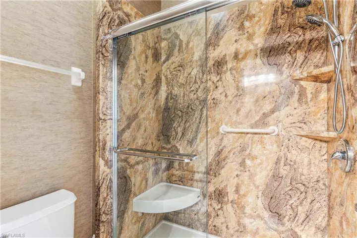New guest shower.