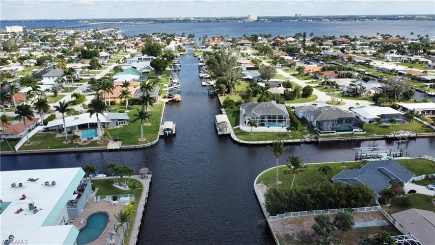 Direct access to river/gulf