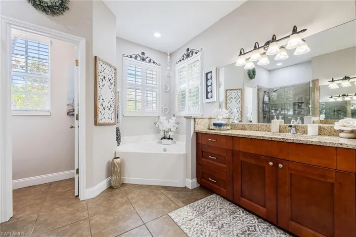 11398 Lake Cypress Loop, Fort Myers, Florida 33913