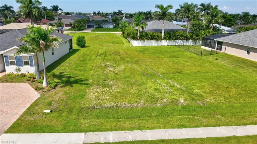 View of yard featuring a residential view