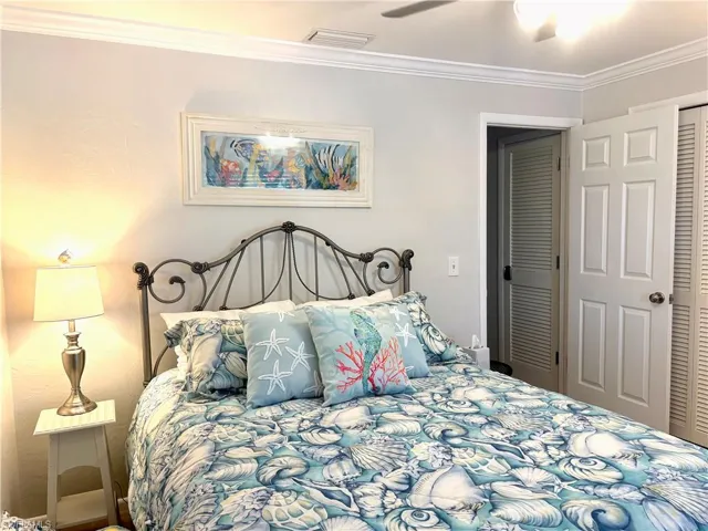 5841 Rattlesnake Hamm Rd I-203, Naples, Florida 34113