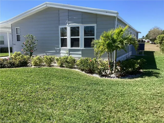 565  Charlemagne  BLVD, Naples, FL 34112