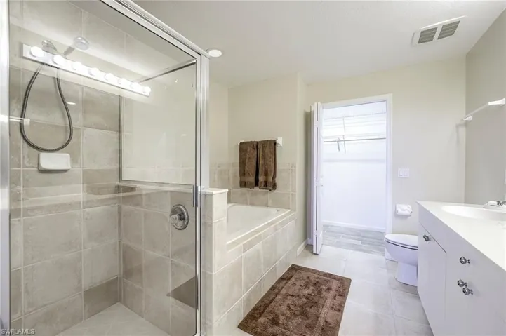 3010  Meandering  WAY, Fort Myers, FL 33905