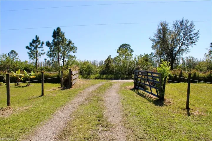 5 Acres fully Fenced