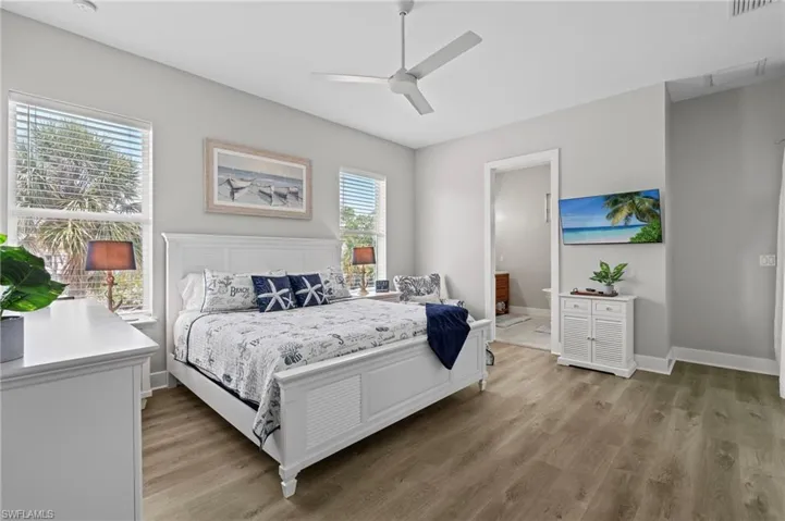 King with an ensuite - the Boat Room