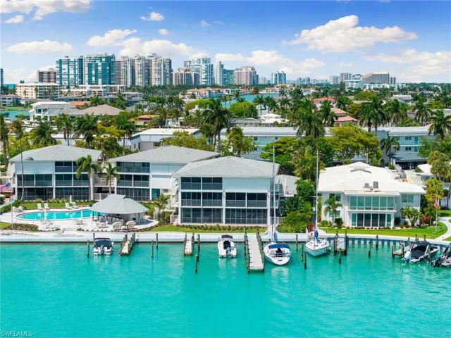 322 Harbour Dr 104d, Naples, Florida 34103