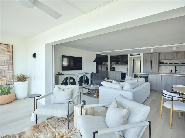 322 Harbour Dr 104d, Naples, Florida 34103