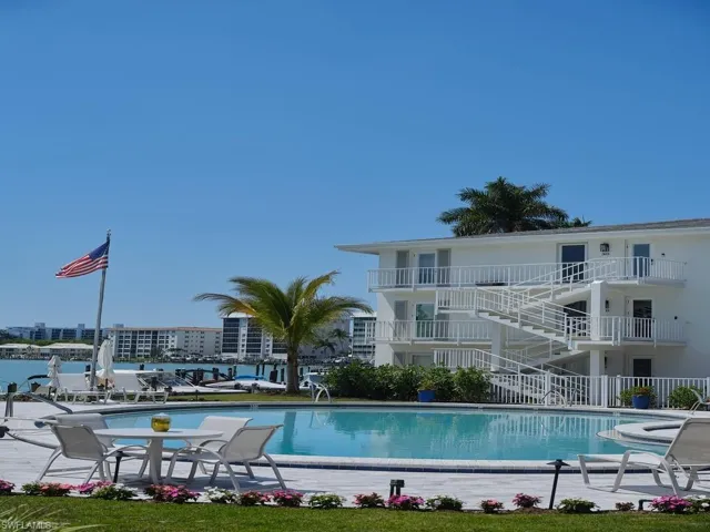 322 Harbour Dr 104d, Naples, Florida 34103
