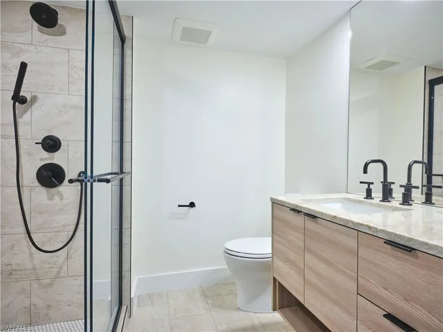 322 Harbour Dr 104d, Naples, Florida 34103