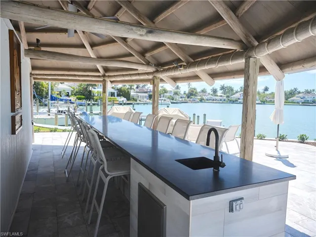 322 Harbour Dr 104d, Naples, Florida 34103