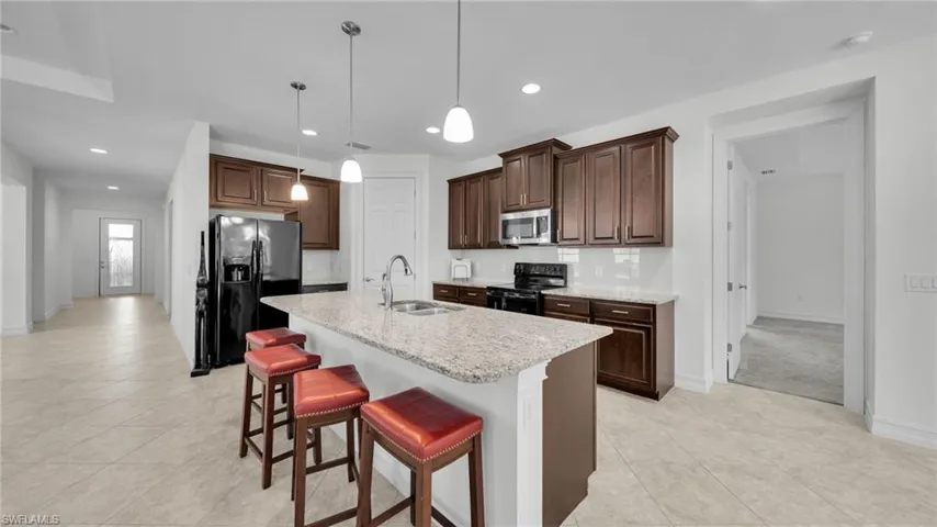 Big Beautiful Kitchen with Entrance foyer,