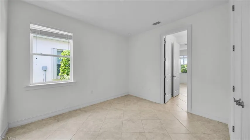 2nd Guest Bedroom off Jack N Jill bathroom