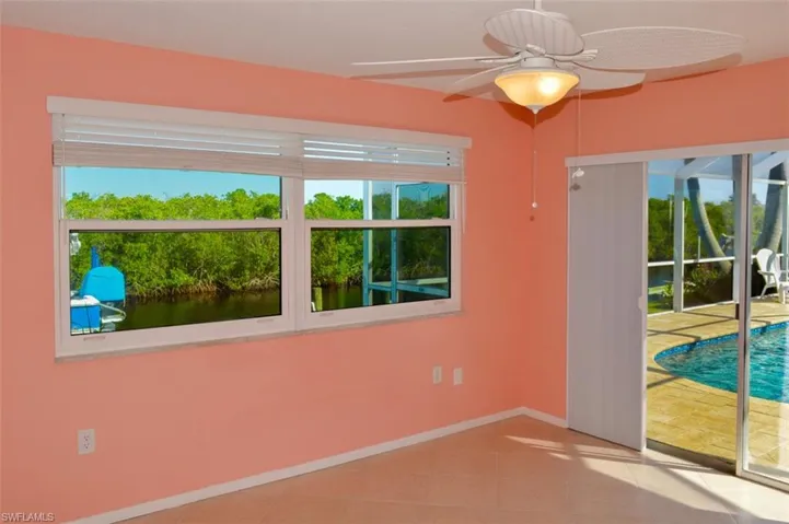 2nd Guest bedroom with plenty of natural light