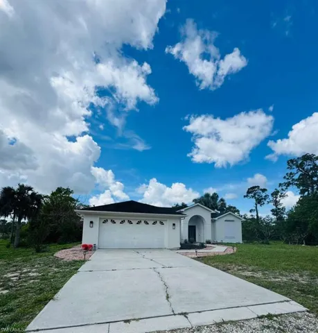 2224 Wellington Ave, Alva, Florida 33920