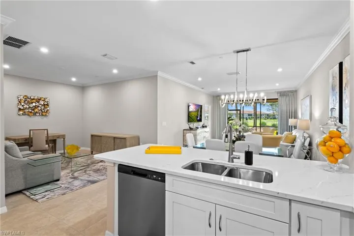 9402  Pocida  CT, Naples, FL 34119
