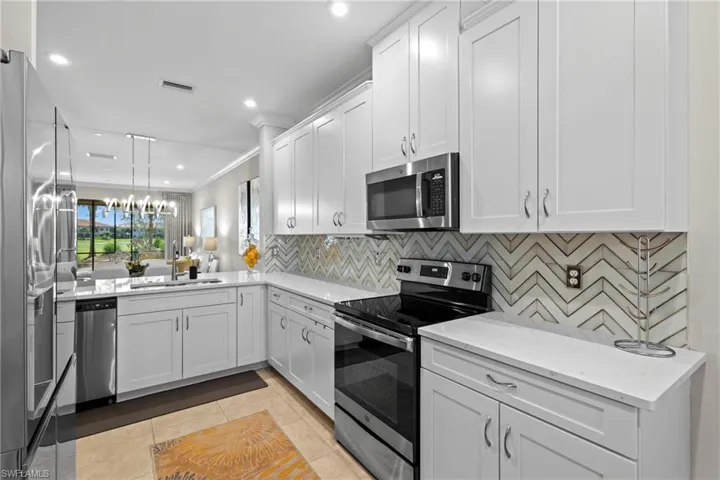 9402  Pocida  CT, Naples, FL 34119