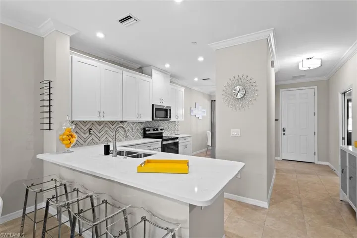 9402  Pocida  CT, Naples, FL 34119