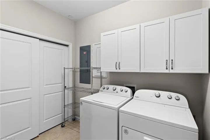 9402  Pocida  CT, Naples, FL 34119