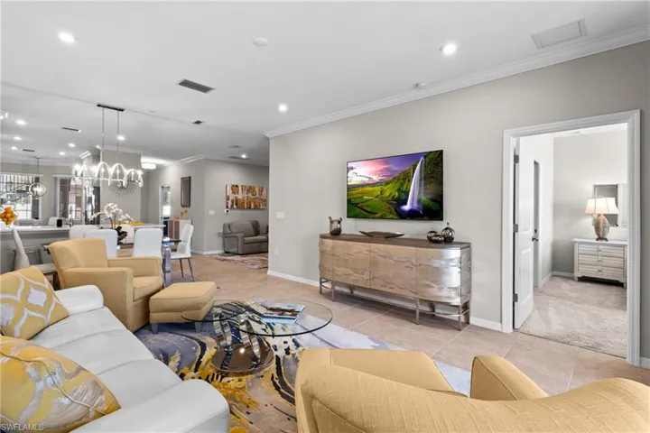 9402  Pocida  CT, Naples, FL 34119