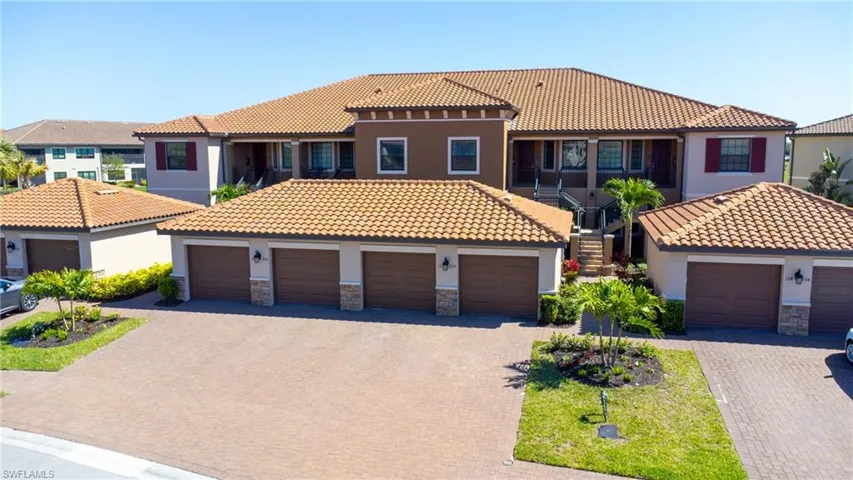 9402  Pocida  CT, Naples, FL 34119