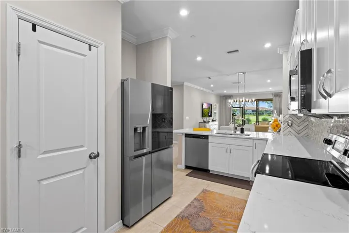 9402  Pocida  CT, Naples, FL 34119
