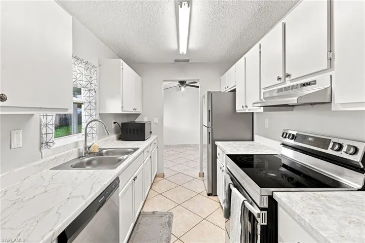 18186 Iris Rd, Fort Myers, Florida 33967