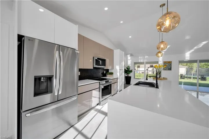 3449 Ne 8th Pl, Cape Coral, Florida 33909