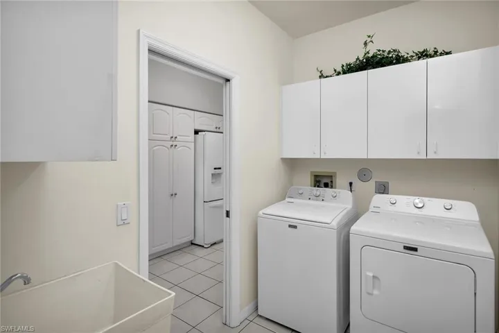 200 Windbrook Ct, Marco Island, Florida 34145