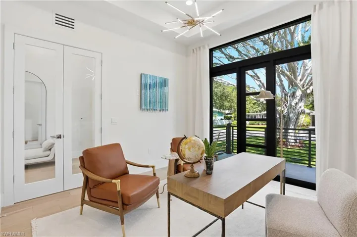 1150 8th Ter N, Naples, Florida 34102