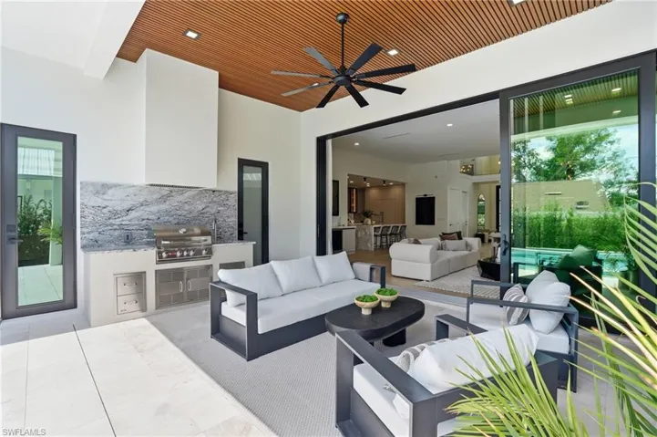 1150 8th Ter N, Naples, Florida 34102