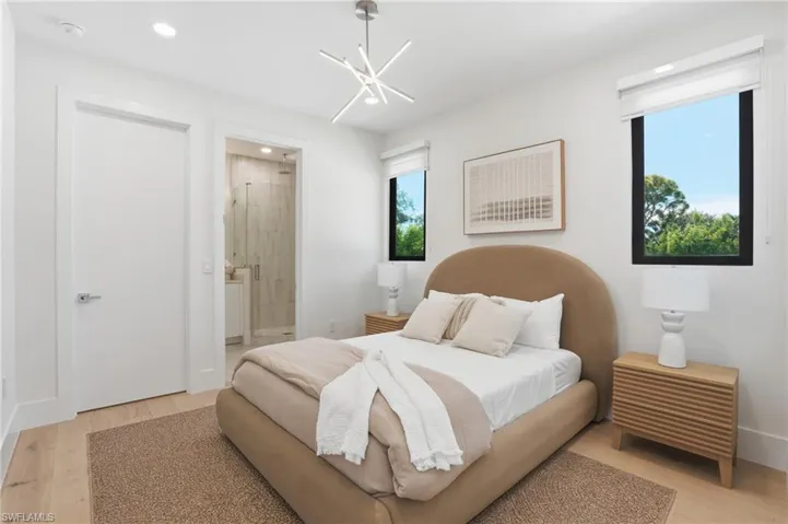 1150 8th Ter N, Naples, Florida 34102