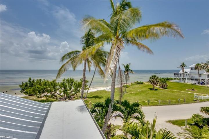Views of Charlotte Harbor and the island from the crows nest