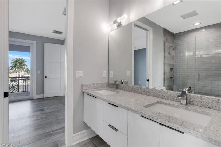 Sister Property - Bath 2 (2) - For Demo Only