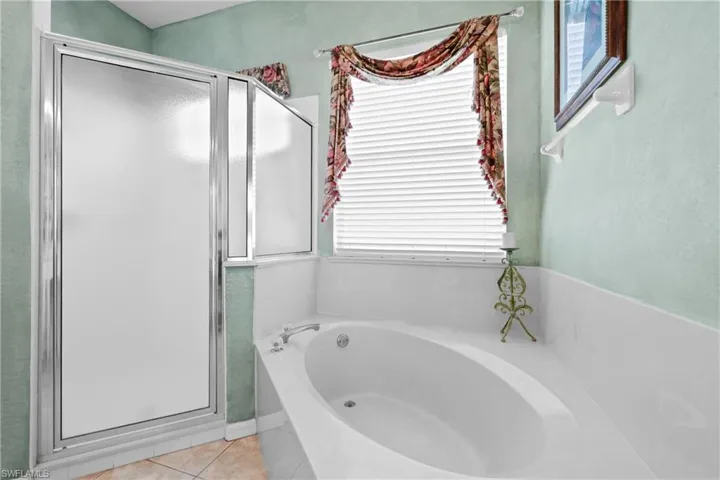 28480  Highgate  DR, Bonita Springs, FL 34135