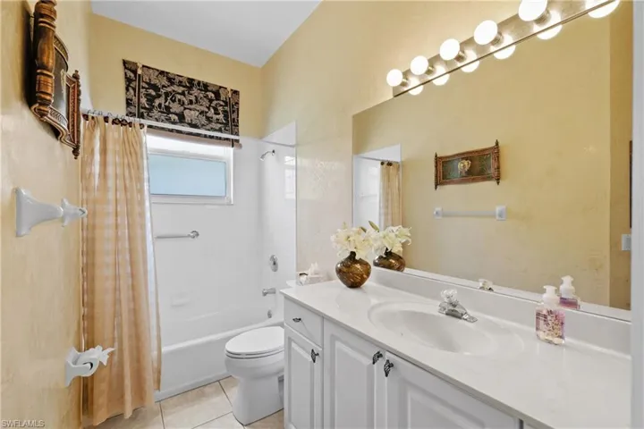 28480  Highgate  DR, Bonita Springs, FL 34135